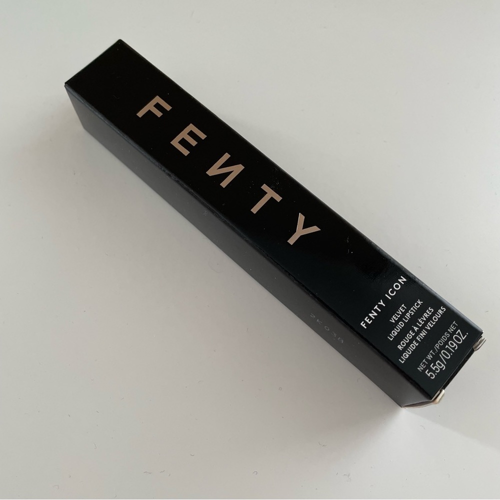 Fenty Beauty Fenty Icon Velvet Liquid Lipstick in The MVP - Picture 3 of 4